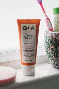 Увлажняющий крем для лица c корнем имбиря Q+A Ginger Root Daily Moisturiser 75 мл Изображение