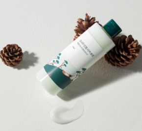 Лосьон с экстрактами сосны и центеллы для проблемной кожи Round Lab Pine Calming Cica Lotion 250 мл Изображение