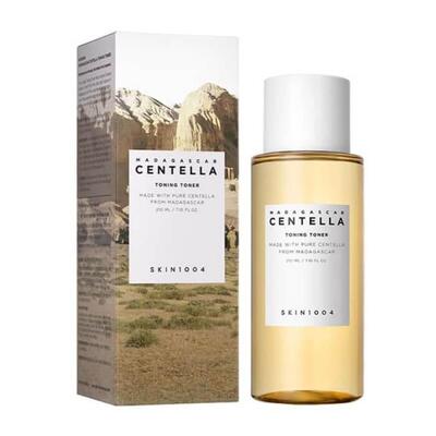 Увлажняющий тонер с центеллой и гиалуроновой кислотой SKIN1004 Madagascar Centella Toning Toner 400 мл Изображение
