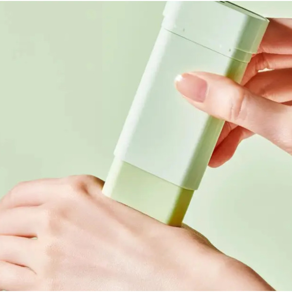 Сонцезахисний стік з охолоджувальним ефектом TOCOBO CICA COOLING SUN STICK SPF50+ PA++++ Зображення